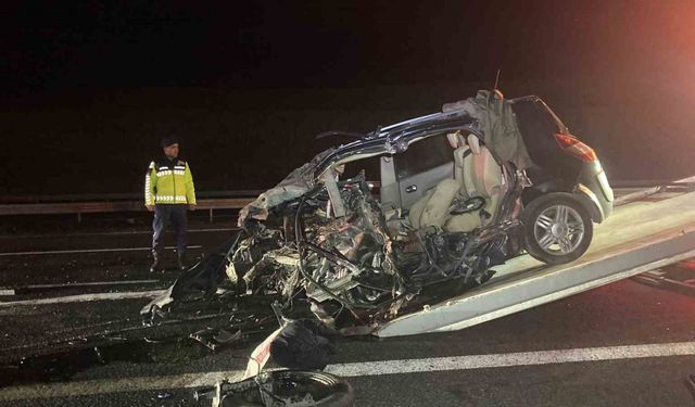 Ankara’da feci kaza... 2 otomobil kafa kafaya çarpıştı: 4 ölü, 1 yaralı