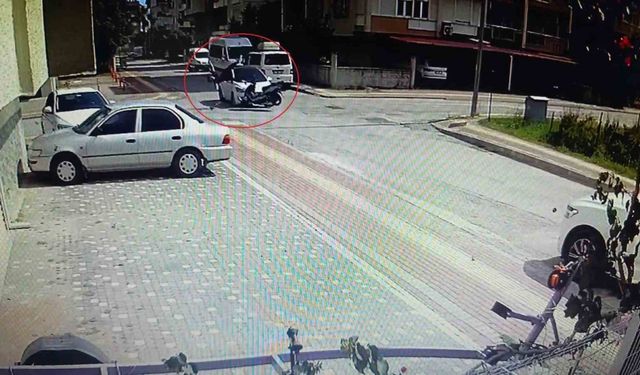Antalya’da otomobille çarpışan motosiklet sürücüsü havada taklalar attı