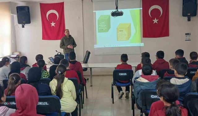 Aslanapa’da öğrencilere biyolojik çeşitlilik, biyokaçakçılık ve yaban hayatı eğitimi