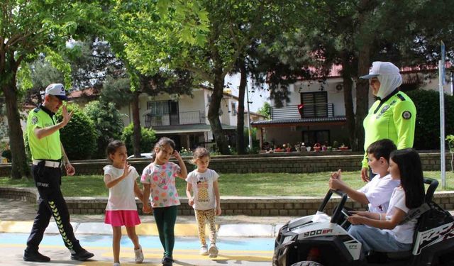 Aydın’da minikler direksiyon başına geçti
