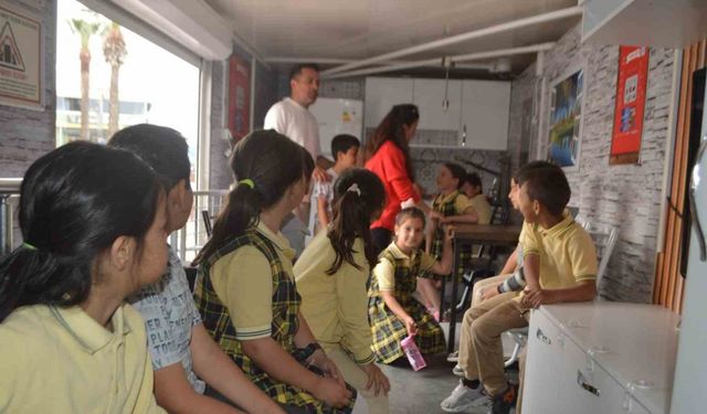 Ayvalık’ta  "Deprem Simülasyon Tırı" bilinçlendiriyor