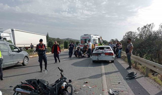 Balıkesir’de motosiklet ile otomobil çarpıştı: 2 yaralı