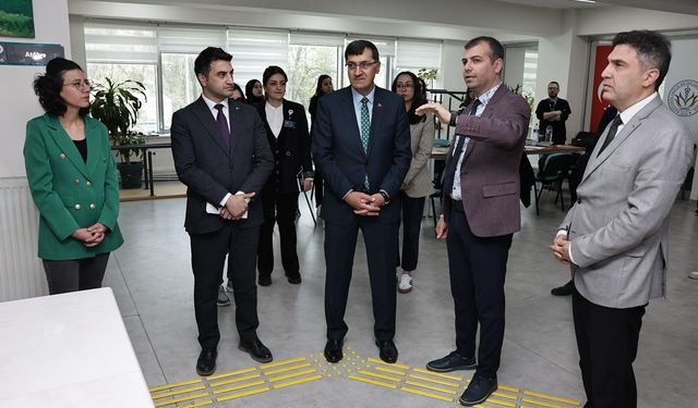 Başkan Eyüp Kahveci’den KSBÜ Engelsiz Yaşam Merkezi’ne destek ziyareti