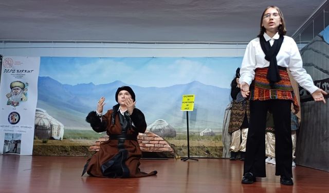 Bayburtlu öğrencilerden ’Deli Dumrul’ tiyatrosu