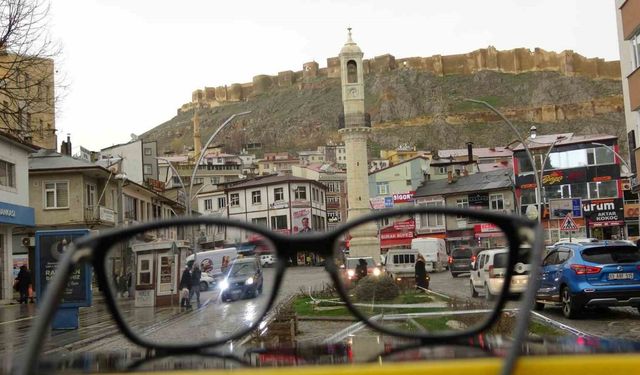 Bayburt’ta sağanak yağış etkili oluyor