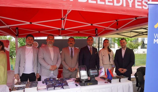 Bilecik Belediye Başkan Yardımcıları Bilim ve Kültür Şenliği’nde öğrencilerle buluştu