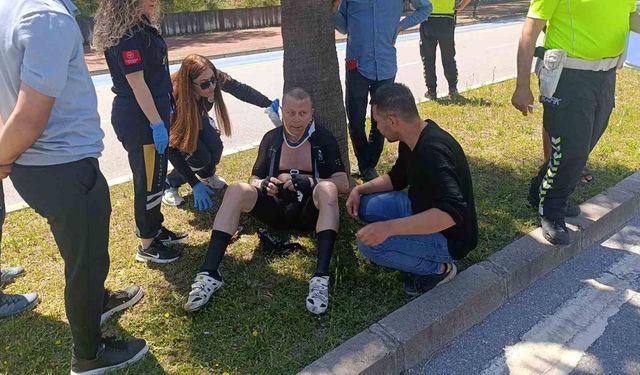 Bisiklet yoluna park eden otomobile bisiklet çarptı, Norveçli turist yaralandı