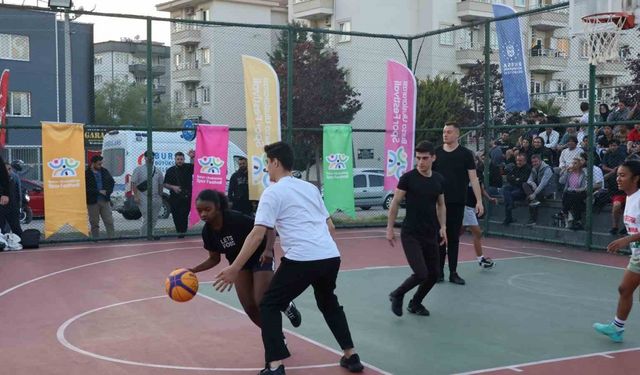 Bursa Uluslararası Spor Festivali’nde sokak basketbolu heyecanı