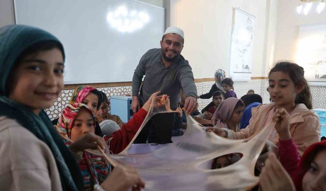 Camiyi çocuklara sevdiren imam, çocuk cemaati sayısını 4’den 100’e çıkarttı