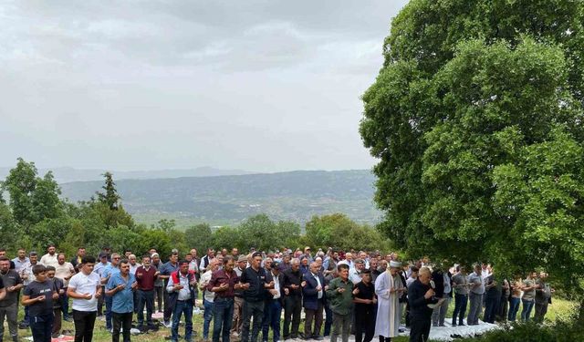 Çiftçiler bolluk ve bereket için Olcak Dede’de buluştu