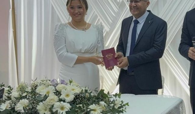 Depremde ailelerini kaybeden 2 öğretmen, ikinci bahara ’evet’ dedi
