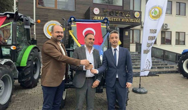 Devlet destekli traktörler çiftçilere törenle teslim edildi