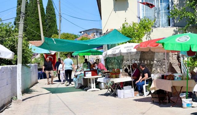 Didim Akköy Pazarı vatandaşları ağırlıyor
