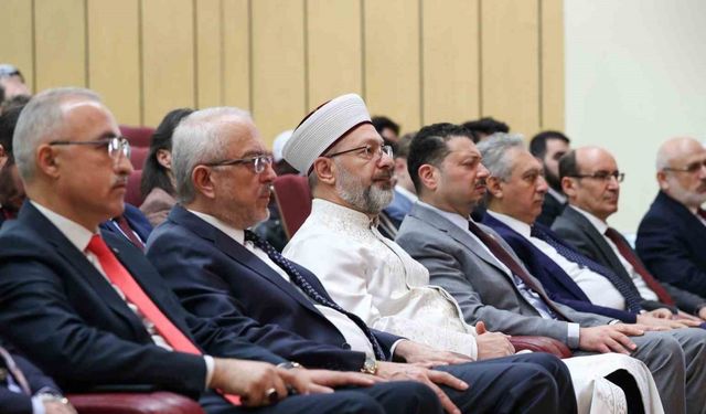 Diyanet İşleri Başkanı Erbaş: "Kur’an-ı Kerim’i anlamak, yaşamak, hayatımızı Kur’an-ı Kerîm’e göre tanzim etmek; nihai hedef budur"