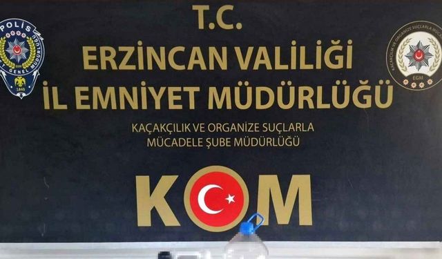 Erzincan’da 8 litre kaçak içki ele geçirildi