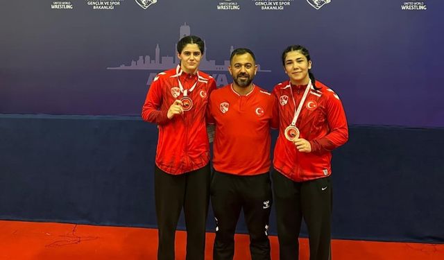 Erzincanlı güreşçiler altın ve bronz madalyanın sahibi oldu