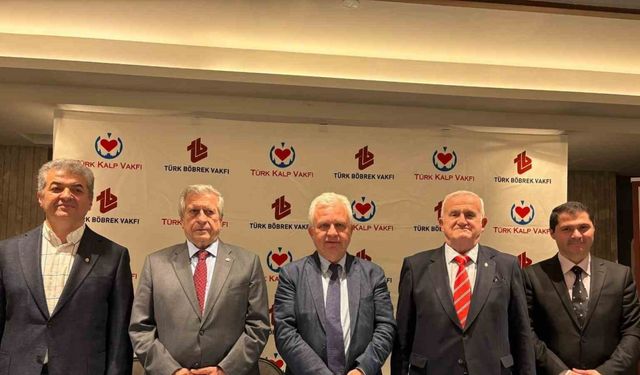 Eş dost tavsiyesiyle ilaç almak yerini, yapay zeka destekli sahte uzmanlara bıraktı