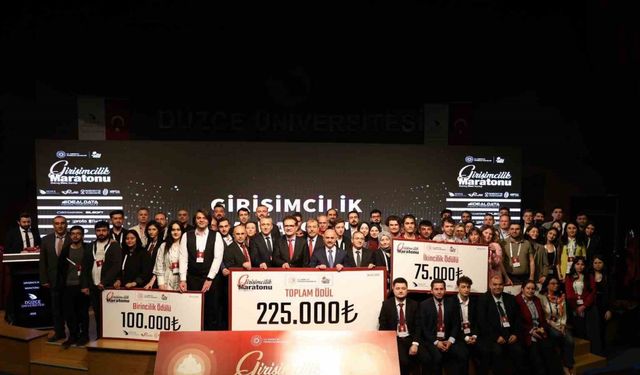 Girişimcilik Maratonu 2025’te başarılı girişimcilere ödülleri takdim edildi