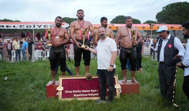 Gömeç’te yağlı güreşlerin başpehlivanı Süleyman Başar oldu