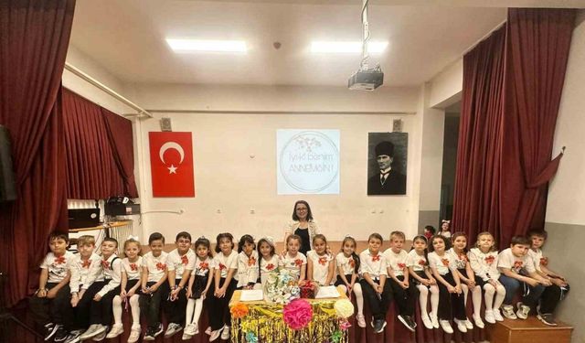 Hayrabolu’da minik yüreklerden Anneler Günü videosu