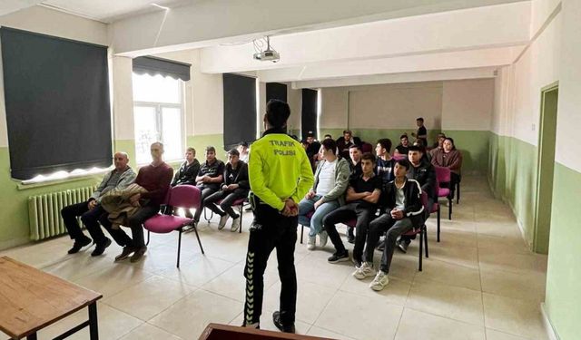 Hisarcık polisinden "Bir kural Bir Ömür" projesi