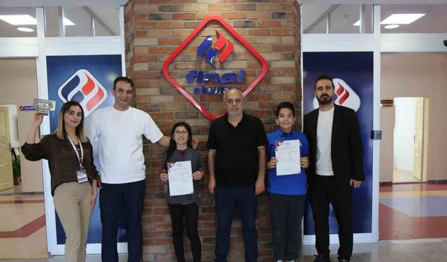 İlkokul ve ortaokul öğrencilerinden Robotex International Festivalinde büyük başarı