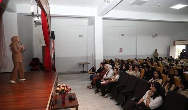 İnegöl’deki öğrencilere "Dijital Güvenlik" semineri