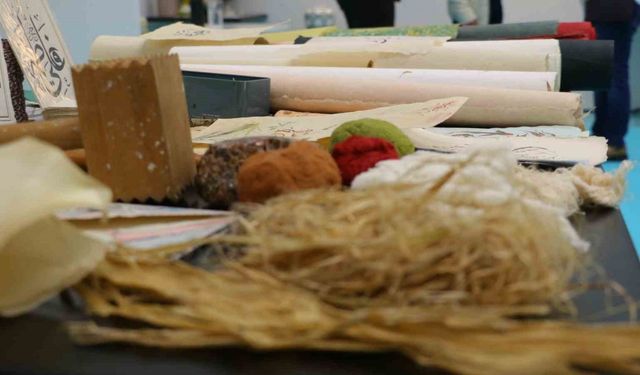 İslam Sanatları Fuarı’nda el yapımı kağıt ustası Çelik eserlerini sergiledi
