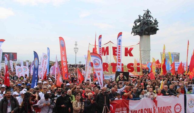 İzmir’de 1 Mayıs kutlaması