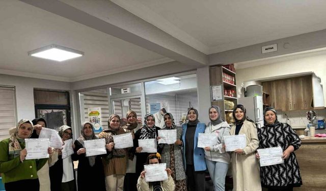 Kadınlara mantar yetiştiriciliği kurusu verildi