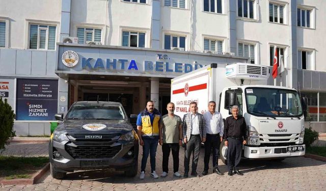 Kahta Belediyesi hizmet kalitesini artırmak için filosuna 2 yeni araç ekledi