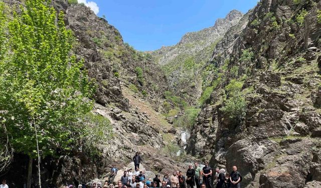Karanlık Dere Kanyonu’nda doğa yürüyüşü düzenlendi