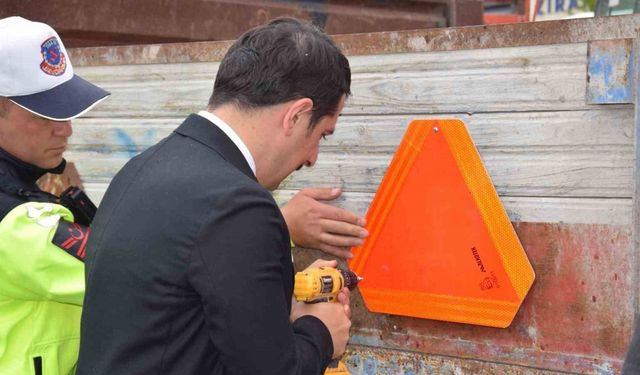 Karapınar’da çiftçilere reflektör dağıtıldı