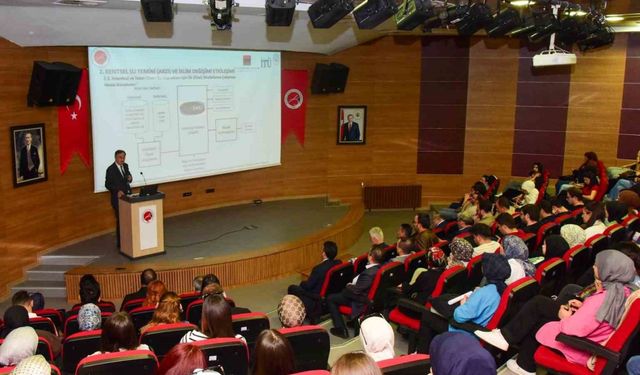 Kastamonu Üniversitesi’nde iklim değişikliliğin etkileri konululdu.