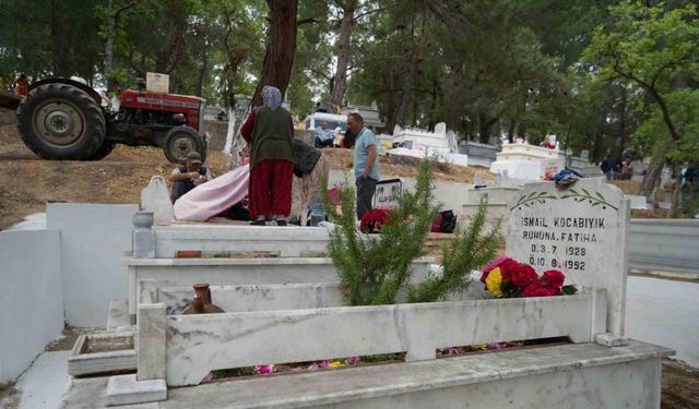 Kazdağları eteklerindeki mezarlıkta 600 yıllık Hıdırellez geleneği sürdürülüyor