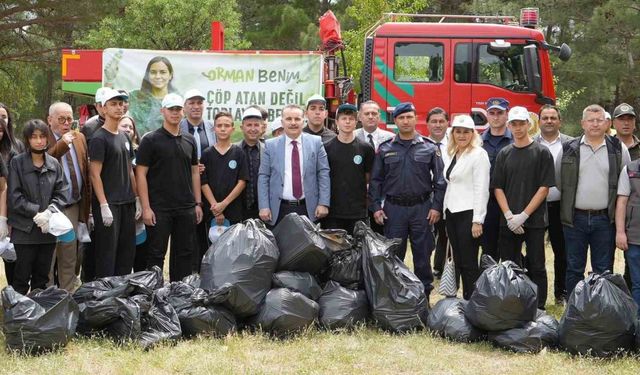 Kazdağları’nda yarım saatte yarım ton atık ve çöp topladılar