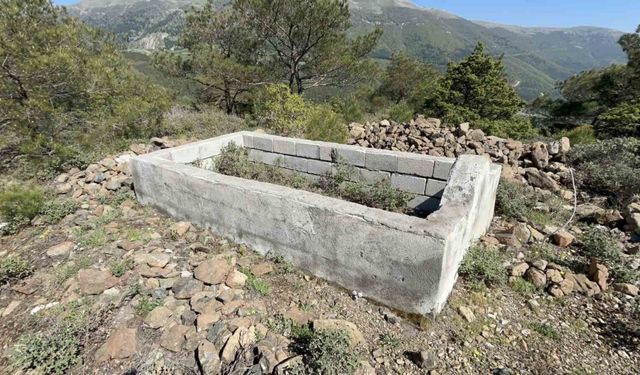 Kentin zirve noktasındaki ’tek mezar’ sırrını koruyor