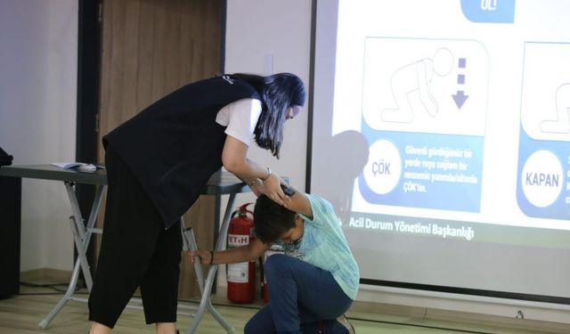 Kepez’in 68 mahallesinde "Afet Farkındalık" seferberliği başladı