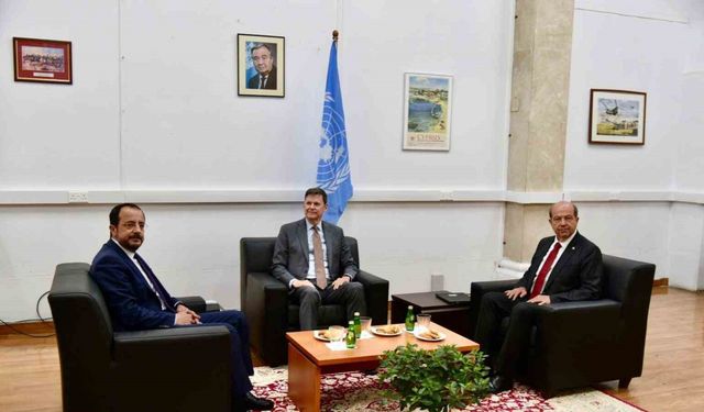 KKTC ve Rum Yönetimi liderleri Lefkoşa’daki ara bölgede görüştü