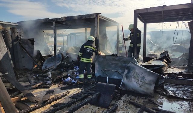 Konya’da okul inşaatında 7 konteyner yandı