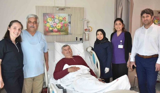 Köyceğiz’de yapılan ameliyatta hastanın safra kesesinden 491 taş çıktı