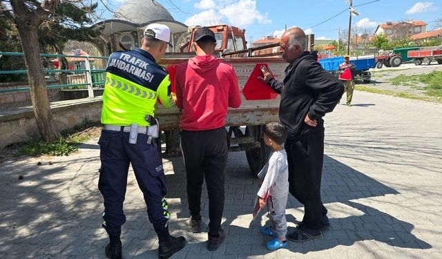 Kulu’da çiftçilere reflektör dağıtıldı