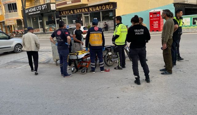 Kulu’da otomobille çarpışan motosikletli yaralandı