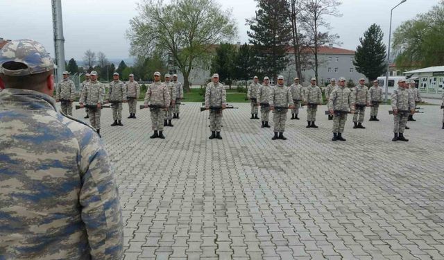 Kütahya Hava Er Eğitim Tugay Komutanlığında 1 yılda 33 bin Mehmetçik eğitim aldı