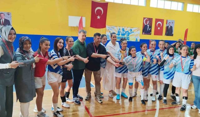Kütahya kız futsal takımı Türkiye şampiyonu