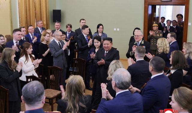 Kuzey Kore lideri Kim Jong-un’dan Rusya Büyükelçiliği’ne ziyaret