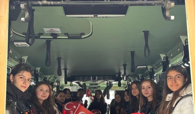 Liseli öğrencilerden Söğüt Jandarma Ulaştırma Eğitim Merkezi Komutanlığına anlamlı ziyaret