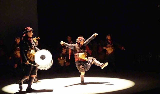 Maarif Orkestrası ve Halk Dansları Topluluğu, Bornova’da sanatseverlerle buluştu