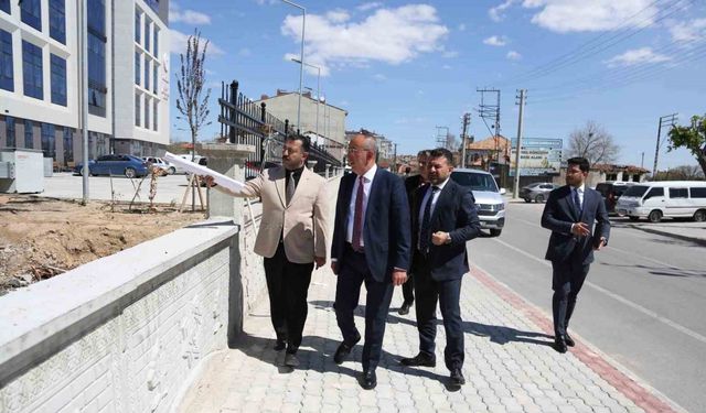 Meram’ın yolları genişliyor, yeşil alanları çoğalıyor