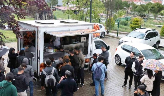 Merhum Gazeteci Erdan anısına mevlit ve lokma hayrı